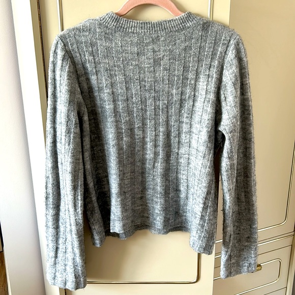 H&M Gray Ribbed Sweater - Picture 2 of 5